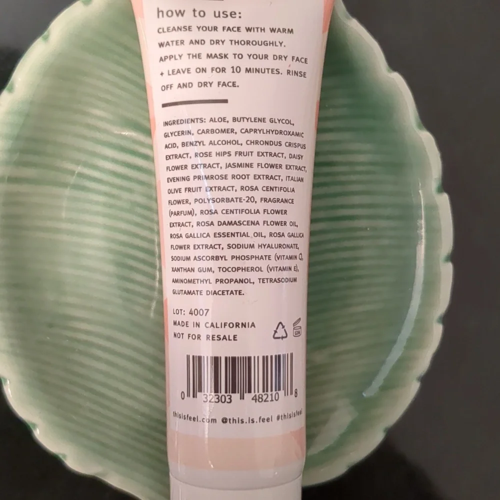 Rose Petal Facial Mask - Picture 2 of 3